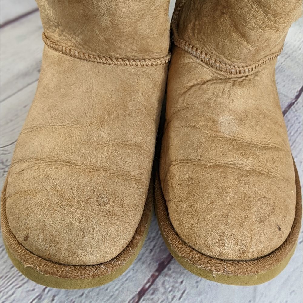 UGG Bailey Button II Boot - Picture 7 of 10